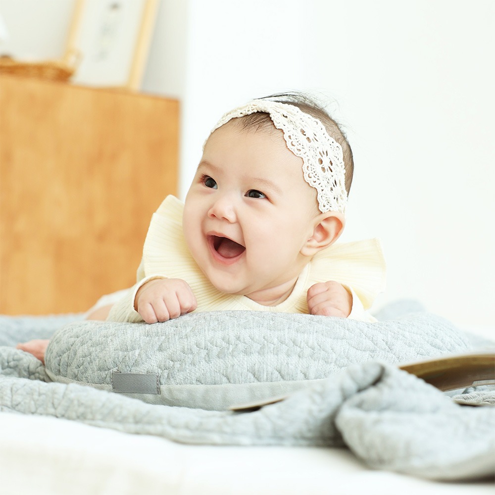 新生儿 Termy 时间垫 - Melan Grey月形防反流枕宝宝抱枕触觉公仔玩具50天拍摄
